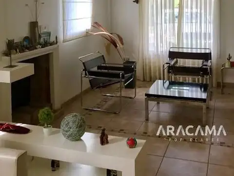 Casa en Venta en Solar Del Bosque, USD 320.000