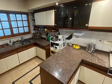 Casa 6 ambientes con 3 baños