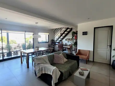 Depto Tipo Casa en Venta de 3 dormitorios