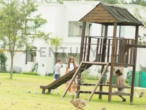 Casa a estrenar de 4 ambientes en venta – Lote interno – San Matías Área 3