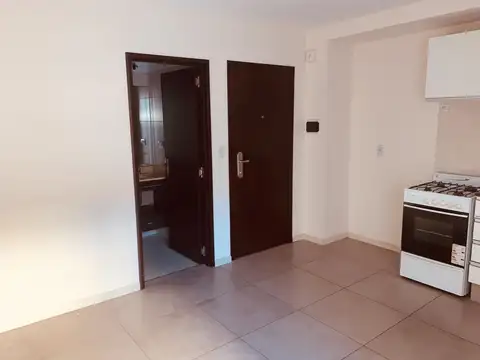 MONOAMBIENTE CON PATIO (ALQUILADO)