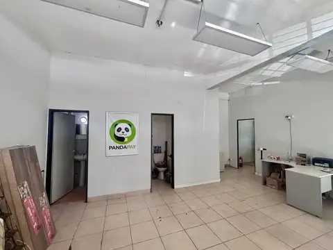 LOCAL MB en esquina c/Exc.vidriera en pleno centro 62m2 aprox y 2 baños, consulte!