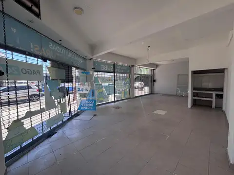 ALQUILADO    LOCAL MB en esquina c/Exc.vidriera en pleno centro 62m2 aprox y 2 baños, consulte!