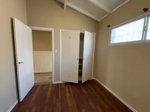 Casa en alquiler a metros de Av. Mitre