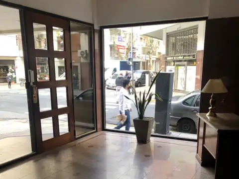 2 AMB. EXCLENTE ESTADO AL FRENTE AMPLIOS PLACARES LAVADERO