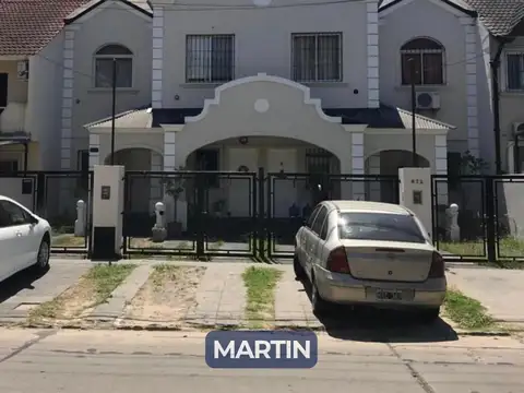 TRIPLEX 4 AMBIENTES C/ PARQUE Y COCHERA EN ALQUILER – MUÑIZ