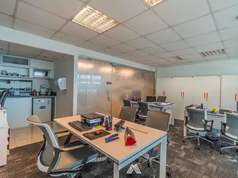 VENTA OFICINA CON AMENITIES CIUDAD VIEJA