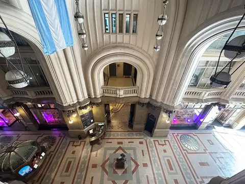 Oficina 6 ambientes con 2 baños