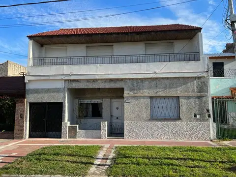 VENTA CASA EN GERLI IDEAL DOS FAMILIAS DOS PLANTAS DOS COCHERAS JARDÍN Y BALCÓN TERRAZA