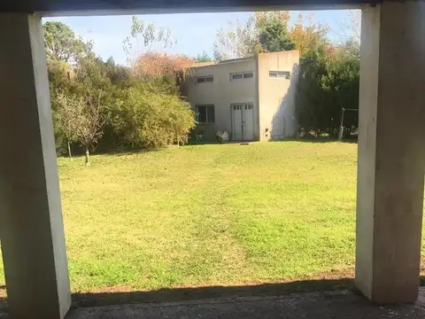 Casa en Venta con 2 cocheras