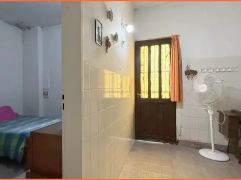 Presidente Juan Domingo Perón 2500, Piso PB