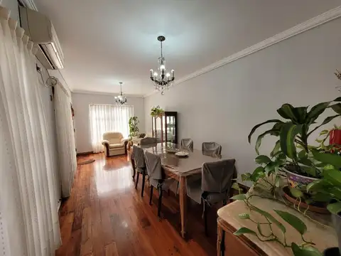 Casa en Venta en Villa General Mitre, USD 240.000