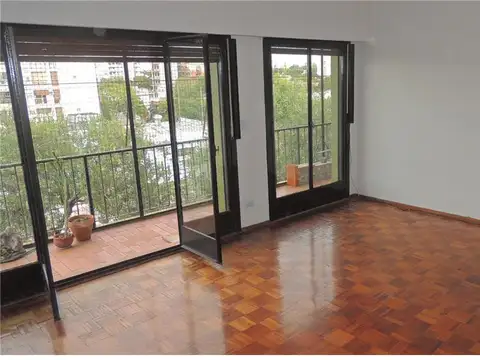 Gral Urquiza al 1400