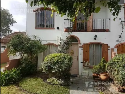 Maestra Gonzalez de Hecht al 1400