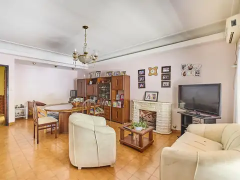 Depto Tipo Casa en Venta 42 años