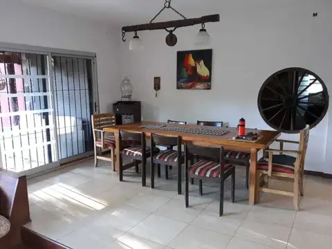 Casa 4 ambientes con 3 baños