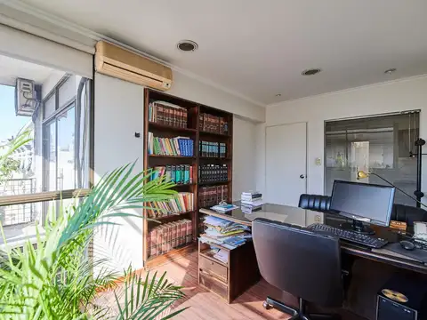 Venta oficina piso alto al frente sobre Av. Callao 300