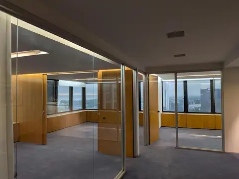 Oficina en Alquiler con 5 cocheras