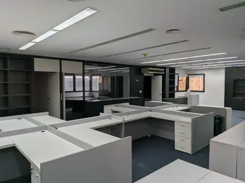 Oficina en excelente estado - Av. Madero 1020 - Catalinas