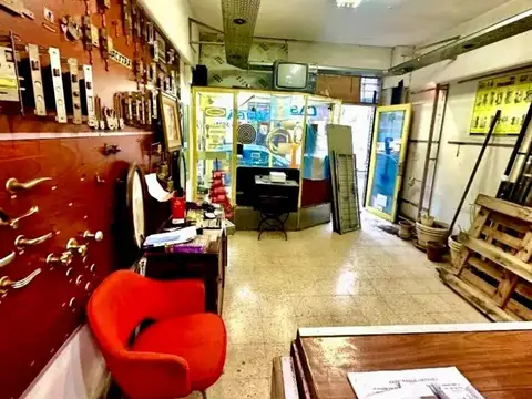 AMPLIO LOCAL COMERCIAL EN SAN TELMO-DOS PLANTAS