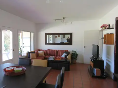 Casa en Alquiler Temporal con 1 cochera