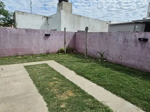 Casa 3 ambientes con 1 baño