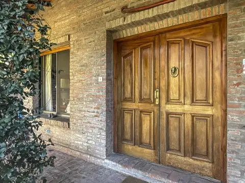 Casa en Venta con 1 cochera