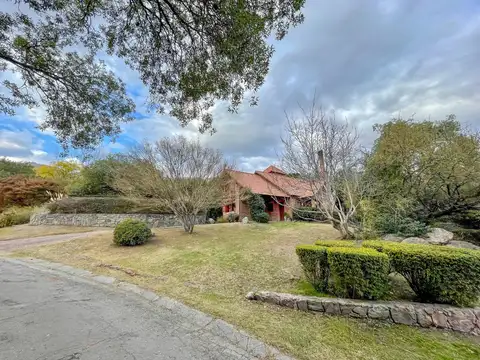 EXELENTE CASA EN COUNTRY CLUB CHUMAMAYA - VENTA - MERLO