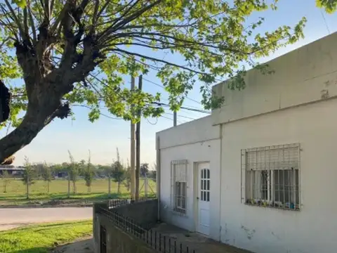 VENTA CASA 4 AMB CON JARDÍN EN BELLA VISTA - APTA CRÉDITO