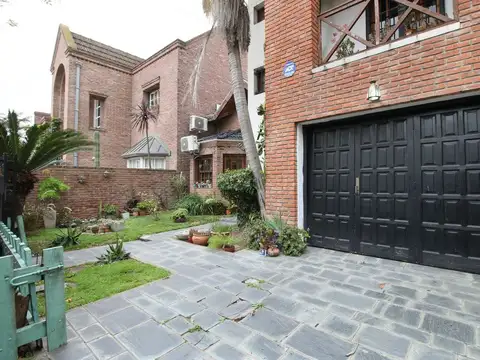 Casa 6 ambientes con 3 baños