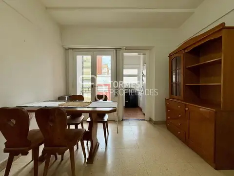 RESERVADO - Departamento 1 ambiente con balcón, al frente, en zona Plaza Colón – Mar del Plata