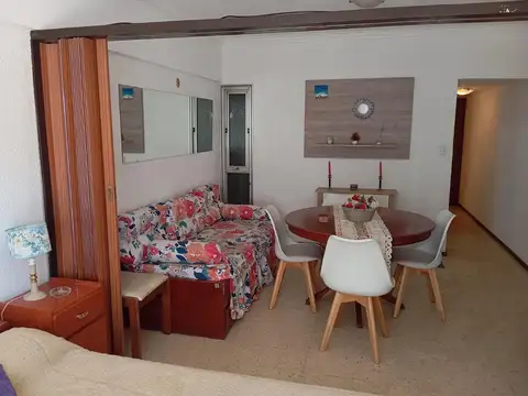 Temporada - 1 amb dividido al cfte  - cochera cub. - Entre Rios 2100 - Plaza Colón - Mar del Plata