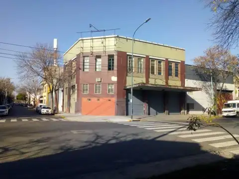 Av. Australia al 2400