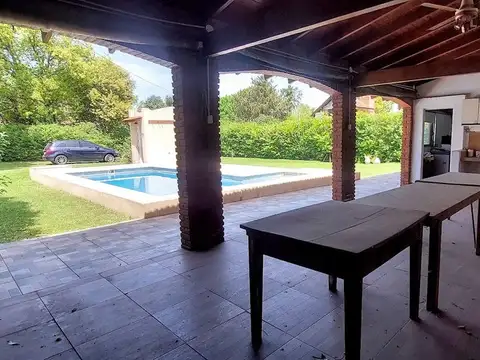 Los Cardos (entre 5ta Avenida y Los Sauces) 800