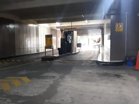 COCHERA FIJA EN PLENO CENTRO. SEGURIDAD 24HS. MONACOAUTO