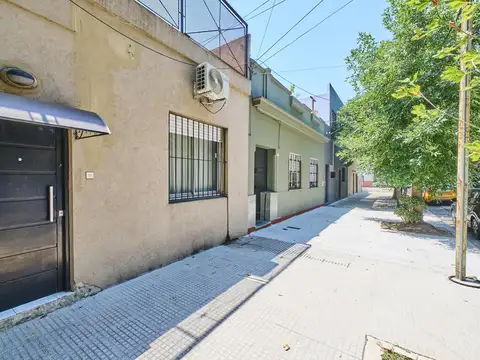 Depto Tipo Casa en Venta en Monte Castro, USD 165.000