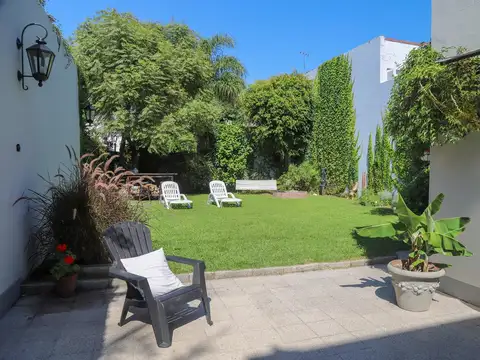 VENTA CASA DE 5 AMBIENTES EN EL BAJO DE VICENTE LOPEZ