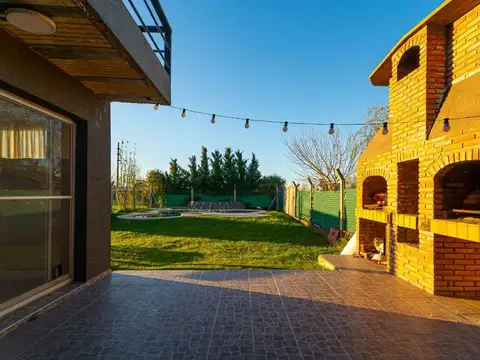 CASA EN VENTA 3 DORMITORIOS PILETA EN TDS 3