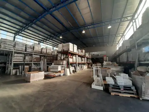 Excelente Depósito con oficinas 1.275 m2 - Area de Promoción El Triángulo