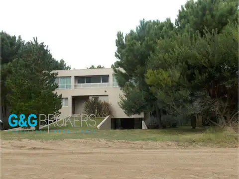 BARRIO CERRADO COSTA ESMERALDA