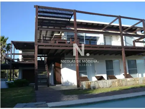 Impecable casa de 6 dormitorios en venta y alquiler en el Chorro- Manantiales