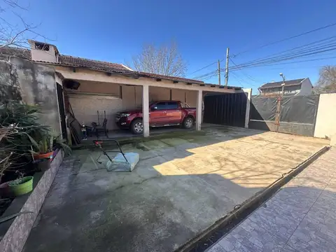 CASA EN VENTA EN BERAZATEGUI MULTIFAMILIAR