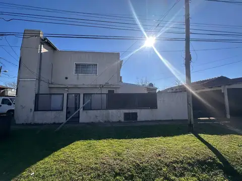 CASA EN VENTA EN BERAZATEGUI MULTIFAMILIAR