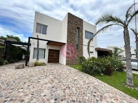 La Cañada de Pilar, Los Robles Pilar 100