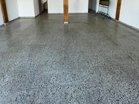 Local en Alquiler 40 años