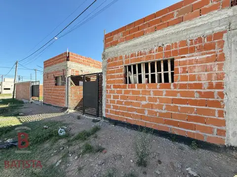 ¡VENDE! Casa a terminar en calle 530 esquina 153