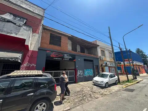 Av Almirante Brown 3715