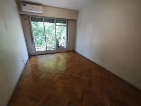 Sarmiento 4200, Piso 5