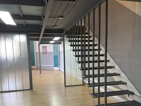 Oficina 4 ambientes con 2 baños