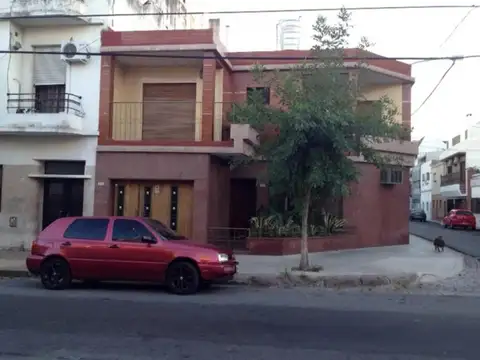 Casa en alquiler - 4 Dormitorios 2 Baños -300Mts2 - Caballito